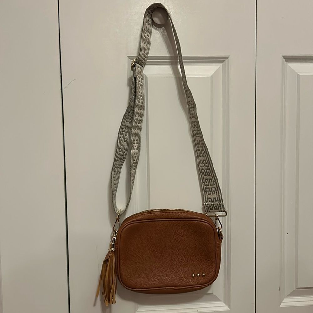 Pretty Simple Willow Crossbody Handbag in Camel with 2 straps